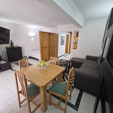 Charming Beachside Apartment- The Perfect Getaway! Albufeira Exterior photo