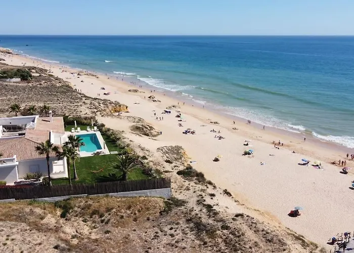 Charming Beachside Apartment- The Perfect Getaway!