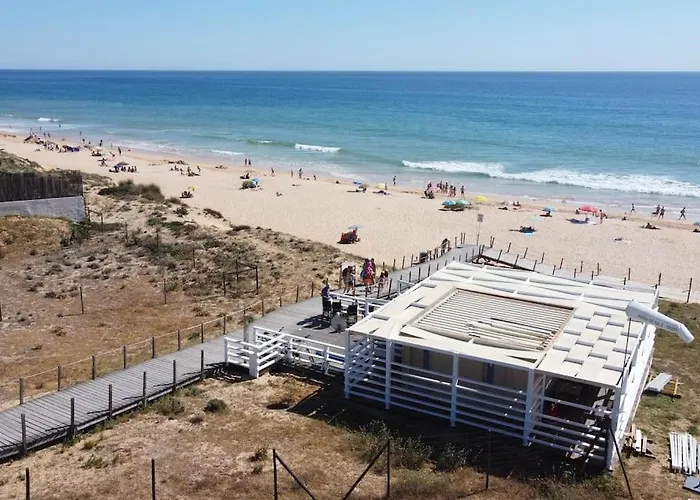 Charming Beachside Apartment- The Perfect Getaway!
