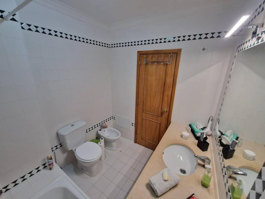 Charming Beachside Apartment- The Perfect Getaway! * Albufeira