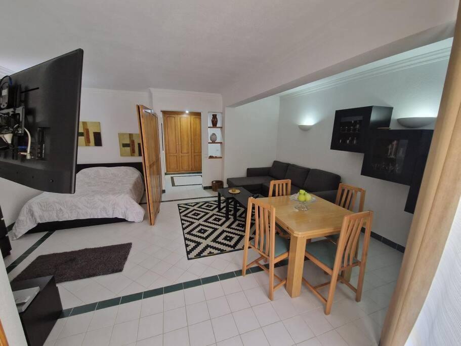 Apartment Charming Beachside Apartment- The Perfect Getaway! *