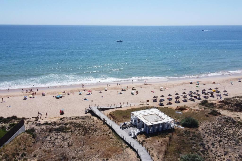 Charming Beachside Apartment- The Perfect Getaway! Apartment Albufeira
